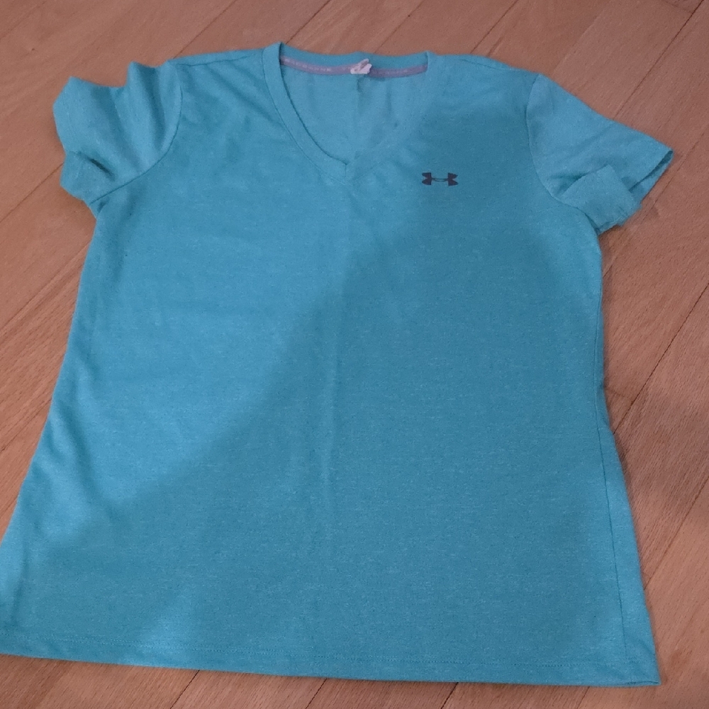 3 X Tshirt: 2Under Armour Women's Green Short Sleeve Tee 1x Purple Clique Tshirt